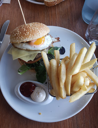 NZ Café beef burger and fries